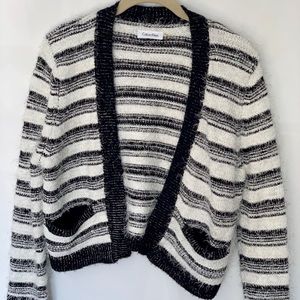 CALVIN KLEIN Cropped Shaw Black & White Med. NEW